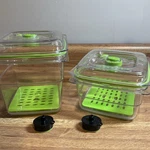 Euc Foodsaver Vacuum Sealed Fresh Containers Set 2: 5 Cup And 8 With Lids. Fixed Price $29.99.