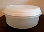 Rubbermaid #5 Servin Saver Round 22 Cup Storage Container Bowl W/ White Lid. Fixed Price $17.50.
